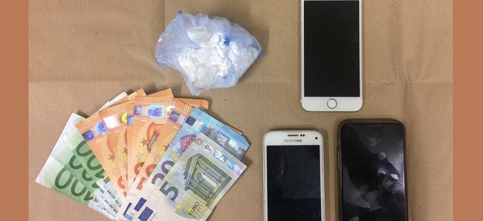 Sotto al sedile dell'Audi 50 grammi di cocaina, arrestato 27enne